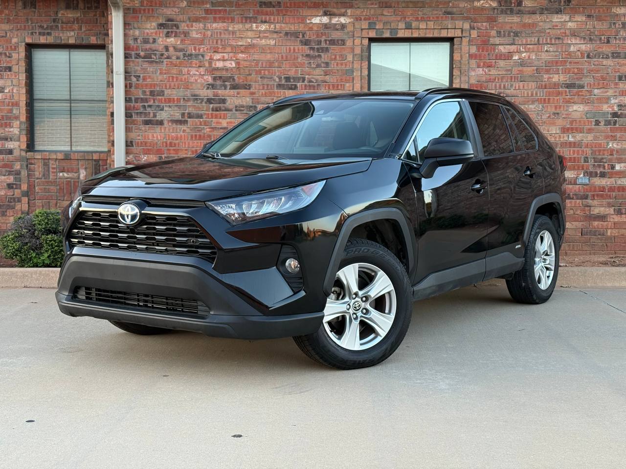 Toyota Rav4 LE Hybrid 2021