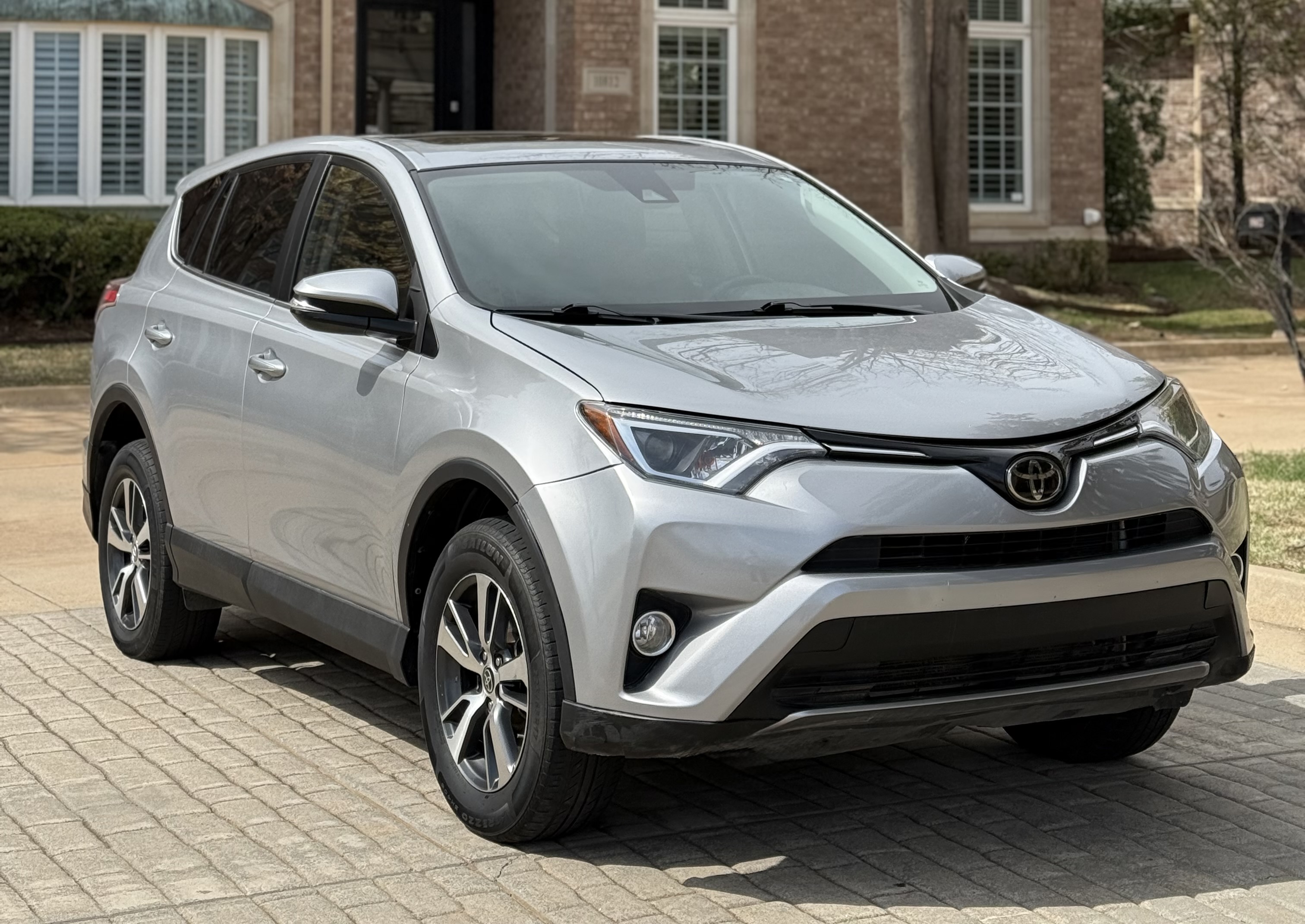 Toyota RAV4 XLE 2018